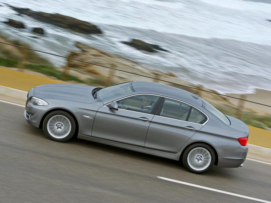  BMW 535i Sedan 2010 года  (фото 3 из 16)